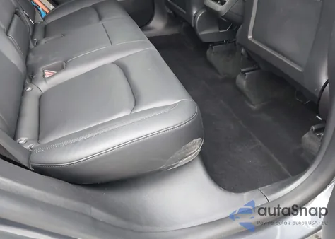 2022 Tesla Model Y Performance Dual Motor All-Wheel Drive z USA, uszkodzony, nr VIN 7SAYGDEF7NF339241